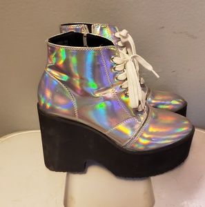 Holographic shoes